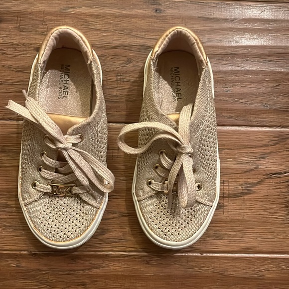 Michael Kors Blush Textured Sneakers Size 11 - Picture 1 of 6